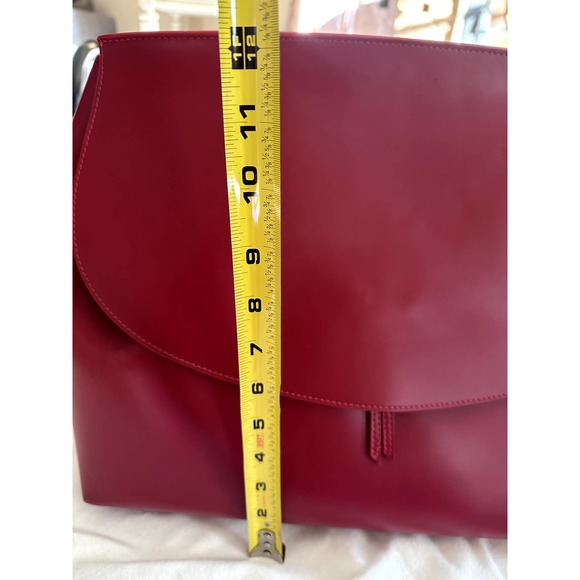 Italian Leather $467 Value Red Handbag Timeless Elegance at a Great Price! *READ - Picture 10 of 12